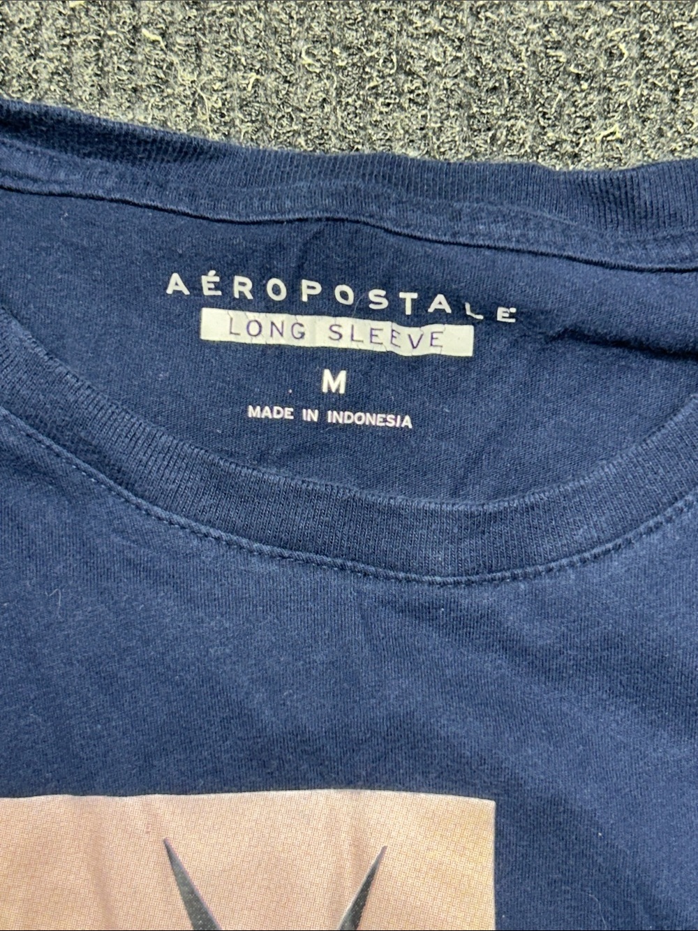 Aeropostale Navy Long Sleeve NYC Graphic Tee with Statue of Liberty Print - Picture 2 of 3